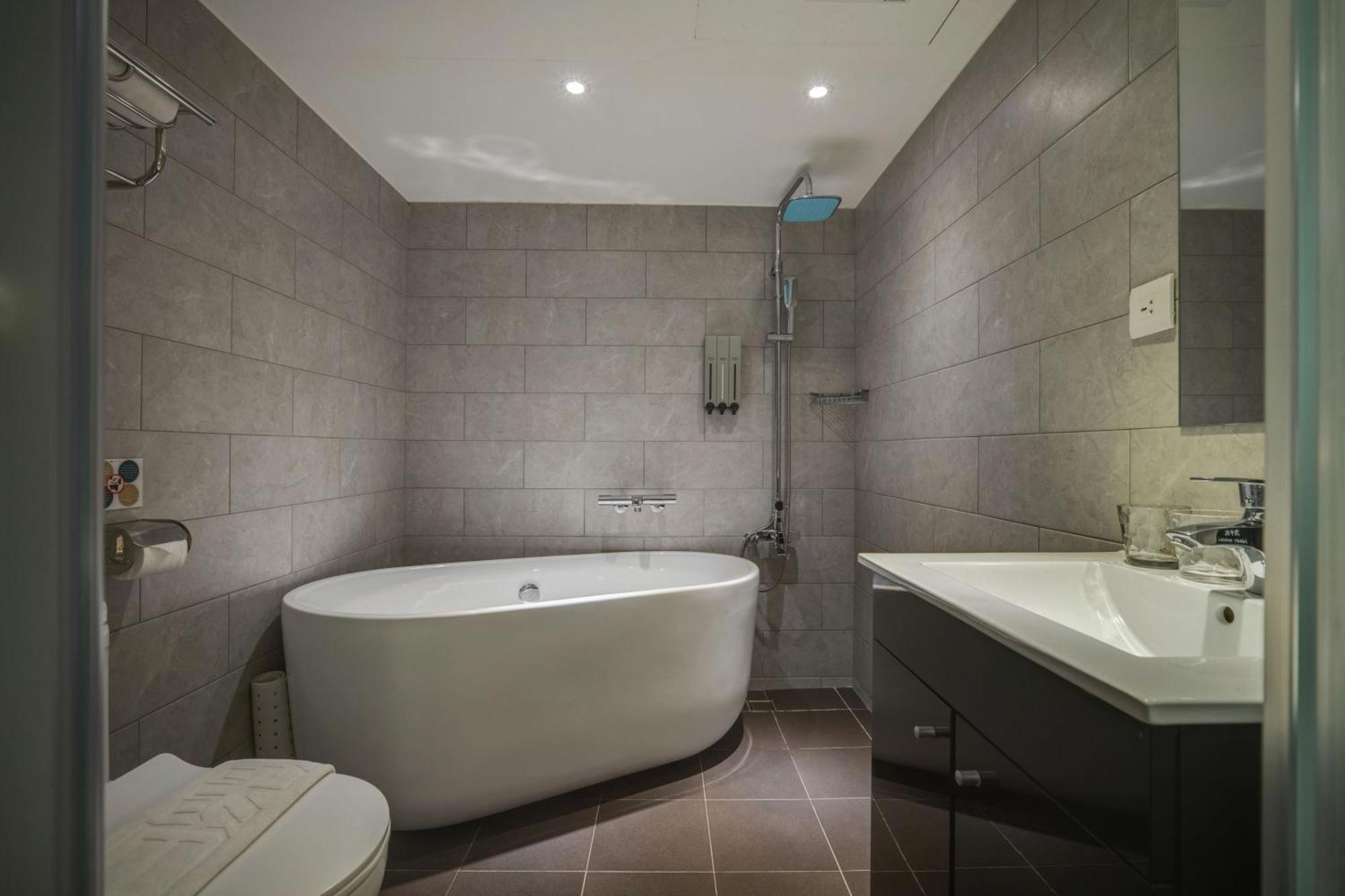 Fun Stay Inn Ximen Đài Bắc Ngoại thất bức ảnh